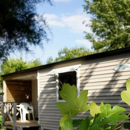Zecamping 4 Piscine Chiens Acceptes Sauna Hammam Mini Golf 500m Campsite 4*