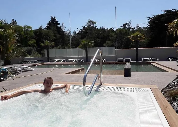 Camping 4 étoiles - Piscine - Cbgcaig *