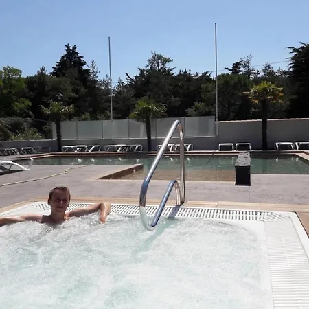 Camping 4 Etoiles - Piscine - Cbgcaig