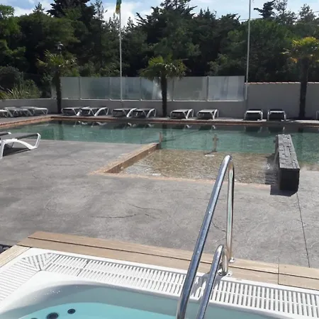 Camping 4 Etoiles - Piscine - Cbgcaig Campsite *