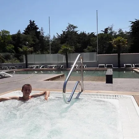 ZEcamping 4 étoiles piscine chiens acceptés sauna hammam mini golf 500m plage 4* Notre-Dame-de-Monts
